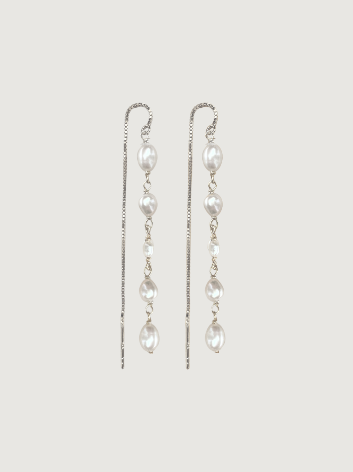 Perleøreringe i sølv med kæder og ferskvandsperler