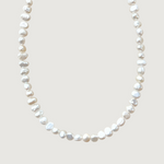 Vores mest populære perlehalskæde med små-medium barokperler med en figaro kæde som forlænger.