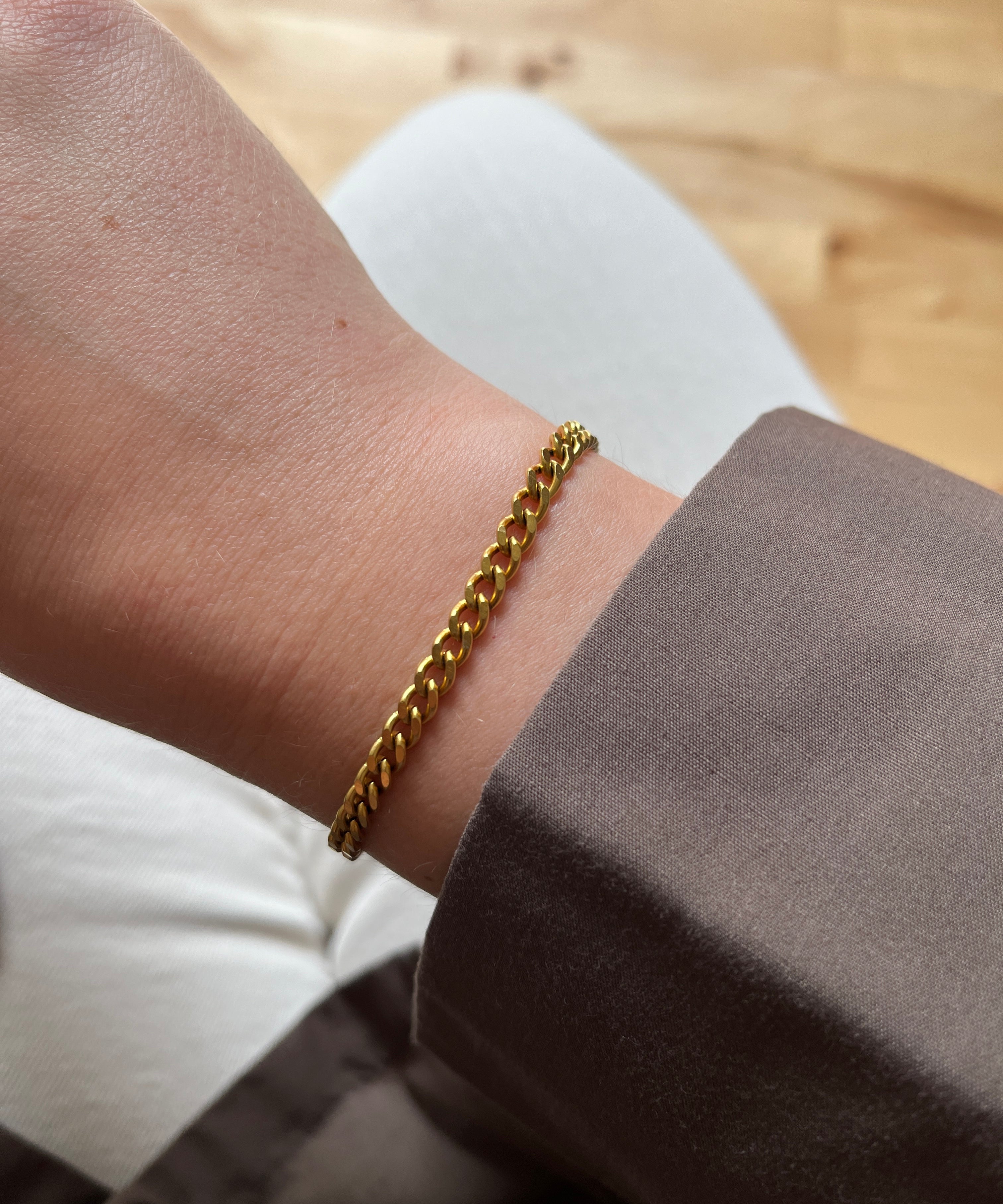 Vandfast Panser Facet Armbånd 18 karat, 4 mm.