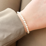 Det populære Philine armbånd med rå ferskvandsperler.